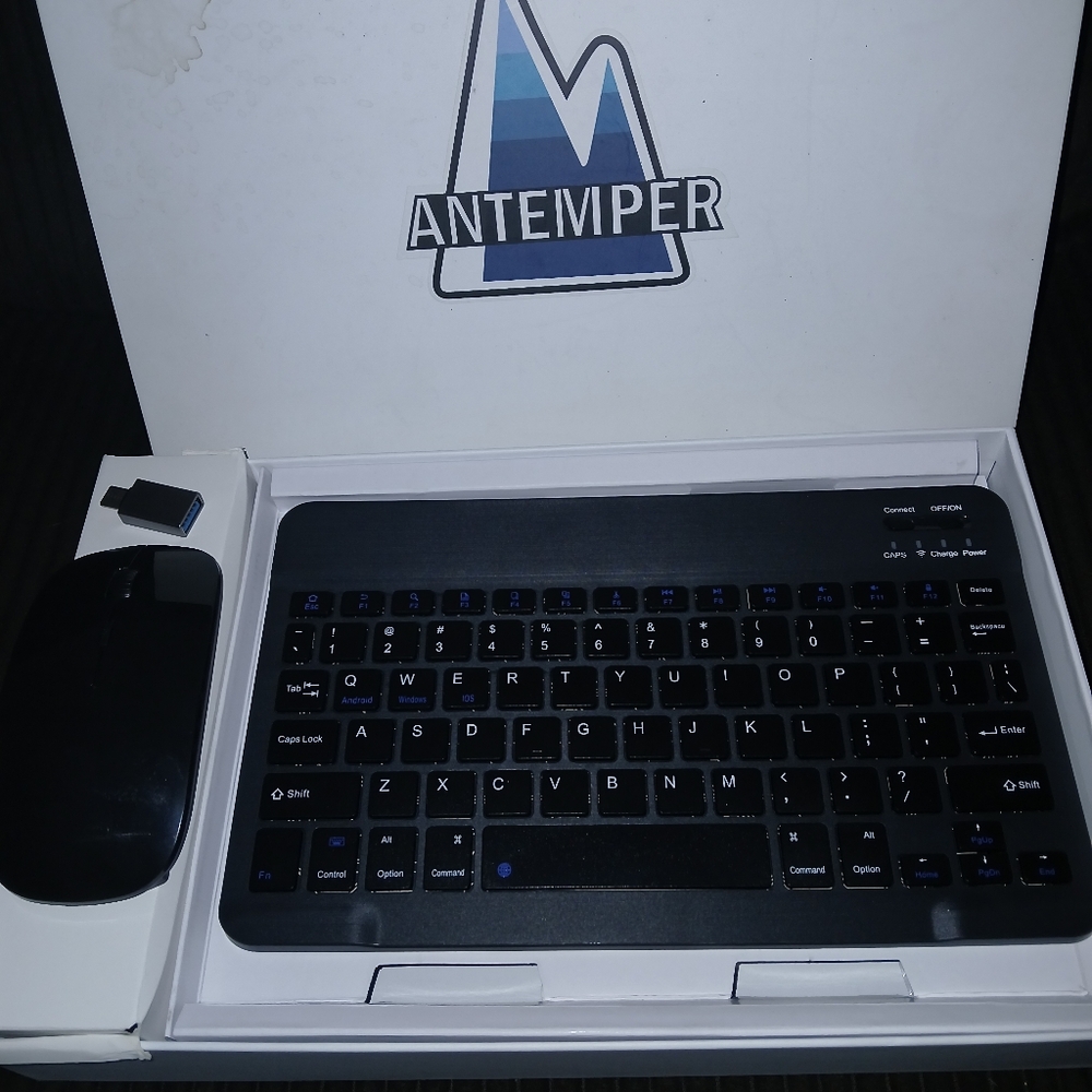 Black Wireless Keyboard and Mouse Combo